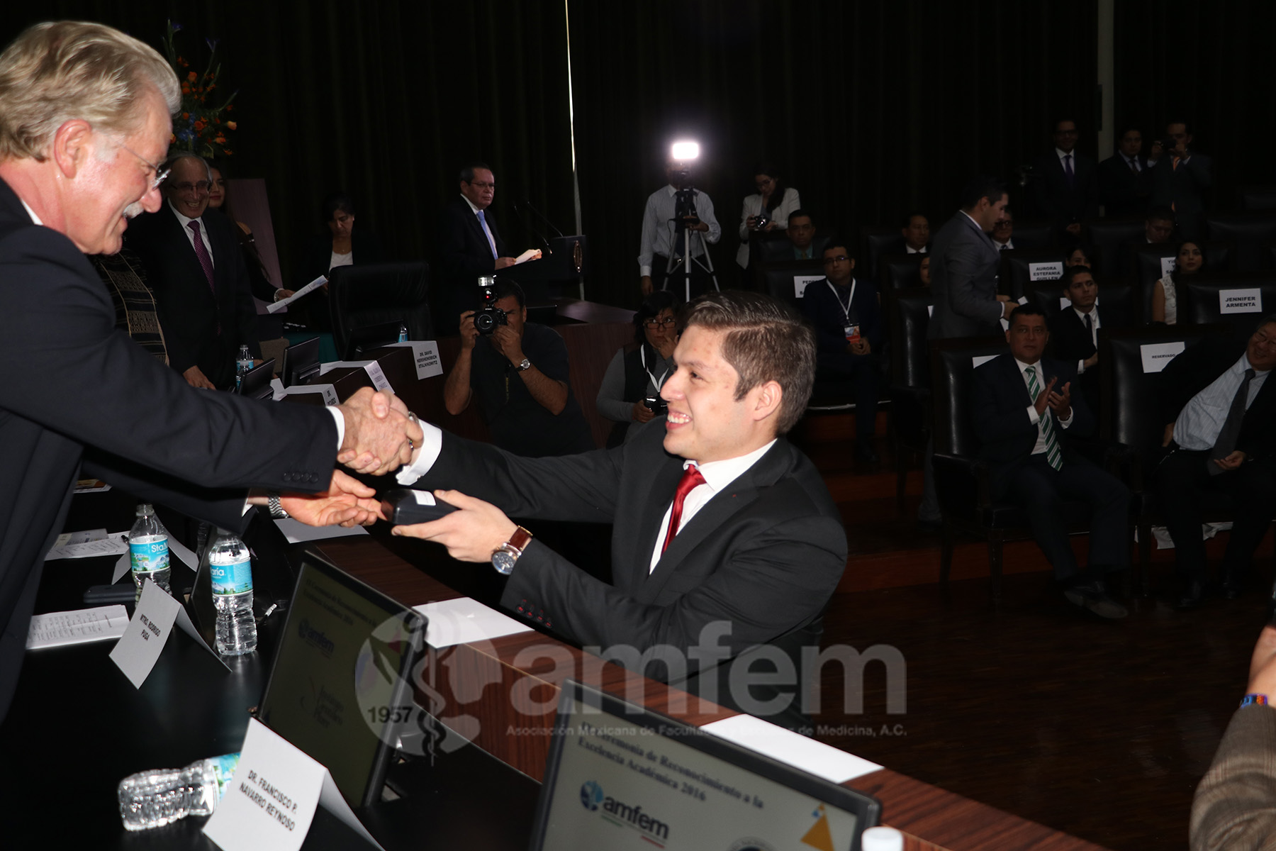 premio_pfizer_2016-18.jpg